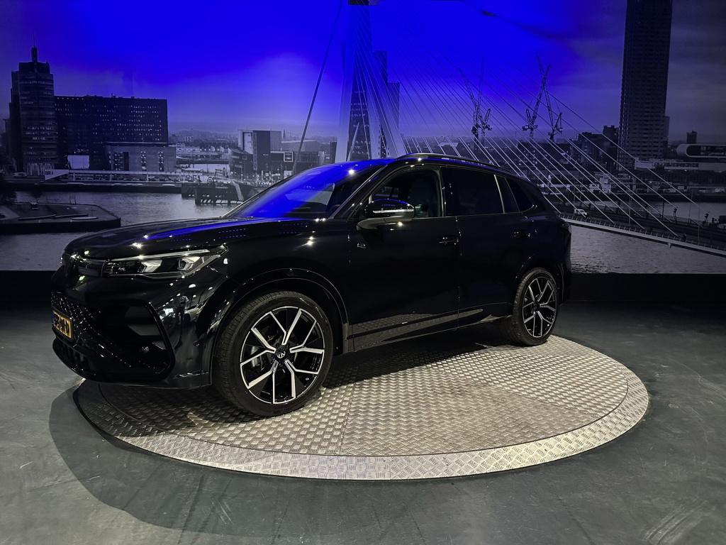 Volkswagen Tiguan 1.5 etsi r-line business *standkachel*pano*trekhaak*harma