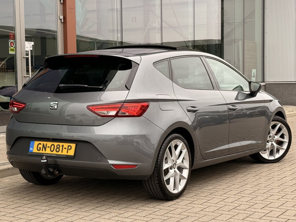 Seat Leon 1.0 ecotsi style connect | pano | camera | apple carplay | trekha