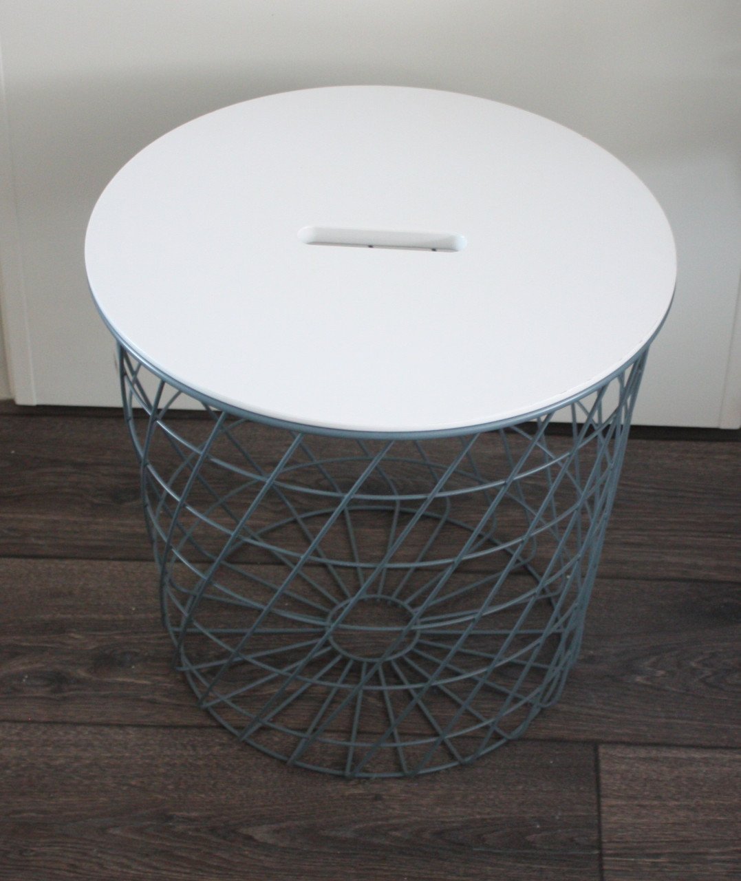 Metalen wasman-tafeltje decoratie