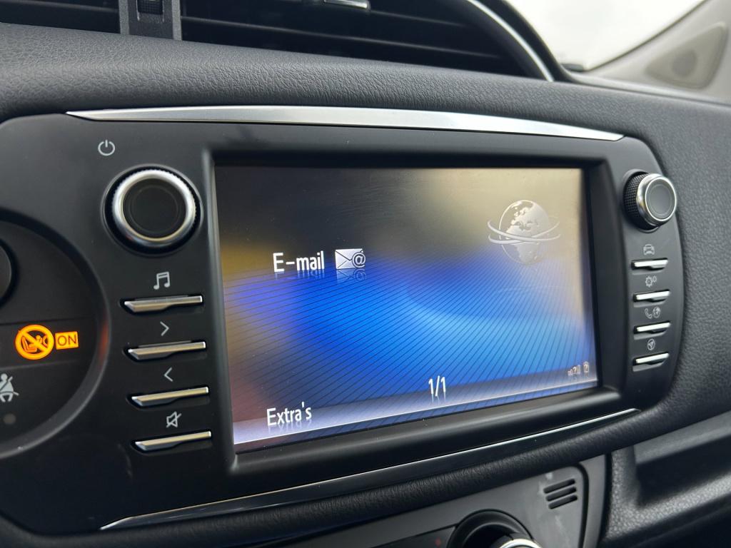 Toyota Yaris occasion 1.5 hybrid dynamic | wit | tweedehands toyota yaris |