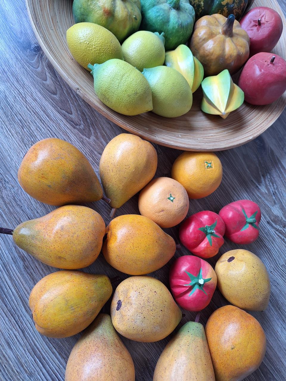 Grote houten schaal 45 cm. Eventueel met nep fruit
