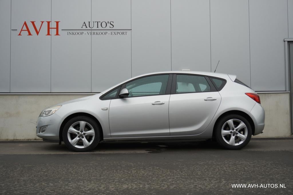 Opel Astra 1.4 turbo edition