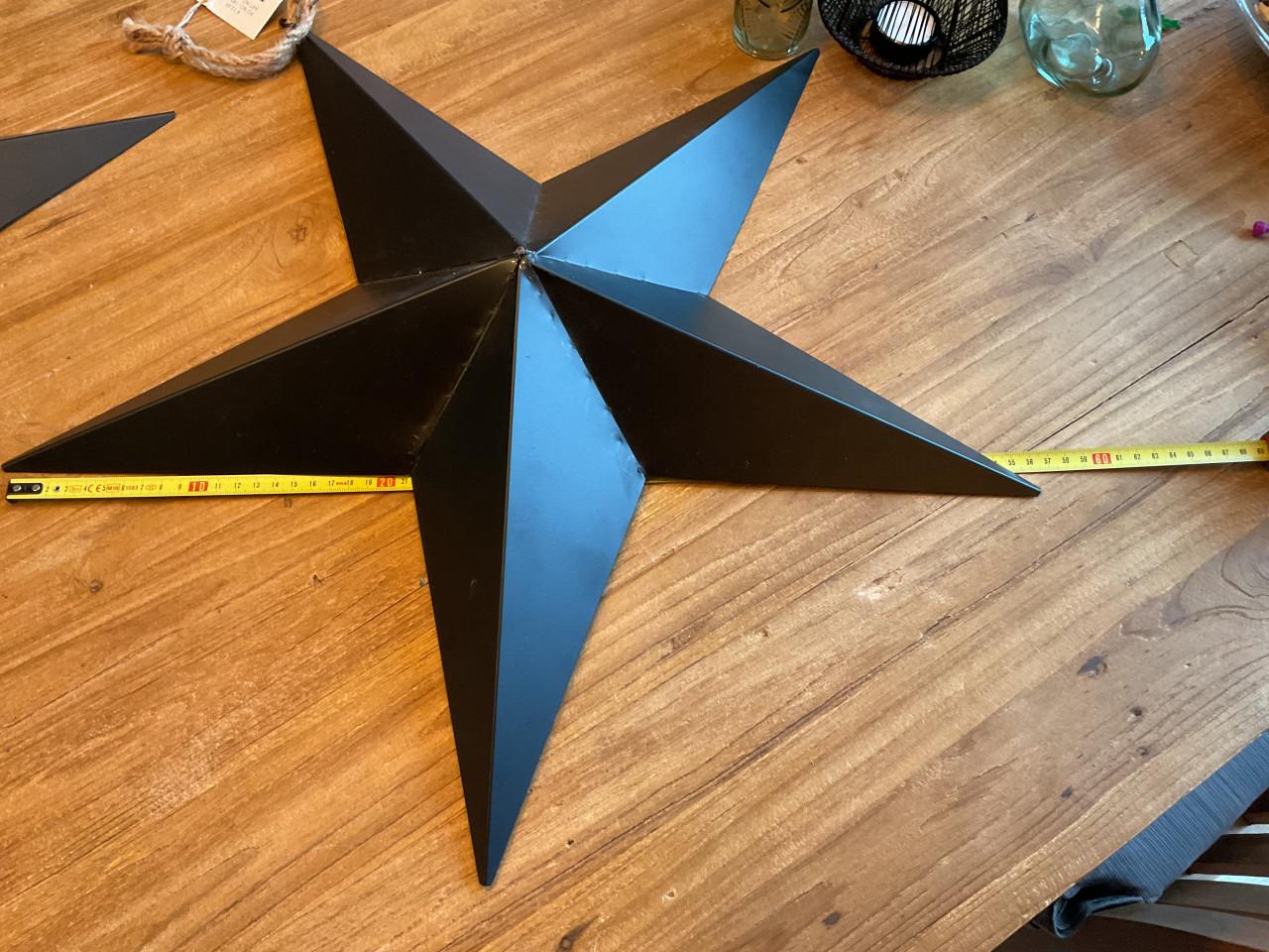 Kerst 2 zwarte en  goudkleurige stalen ster