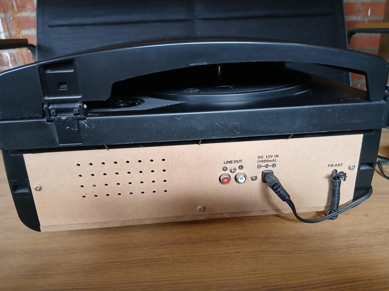 Te koop ricatech cd speler/platen speler/ cd speler old school