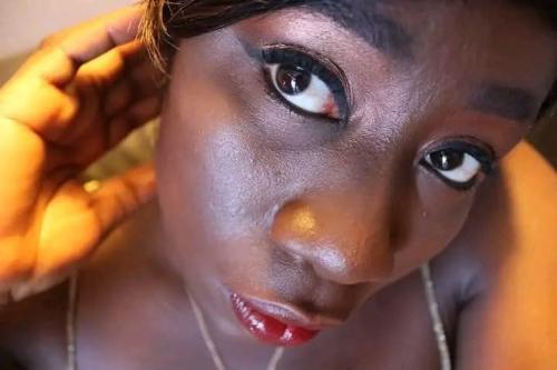 Fotomodel Aangeboden