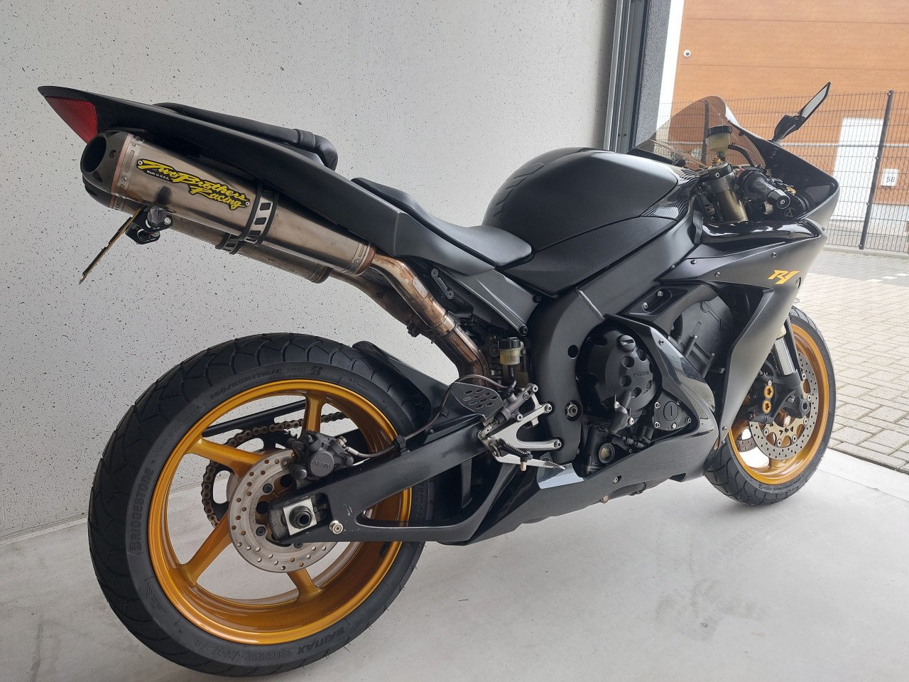 Yamaha r1