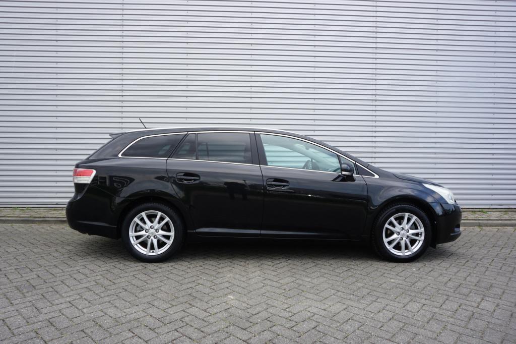 Toyota Avensis wagon 2.0 vvti business automaat - climate / cruise / camera