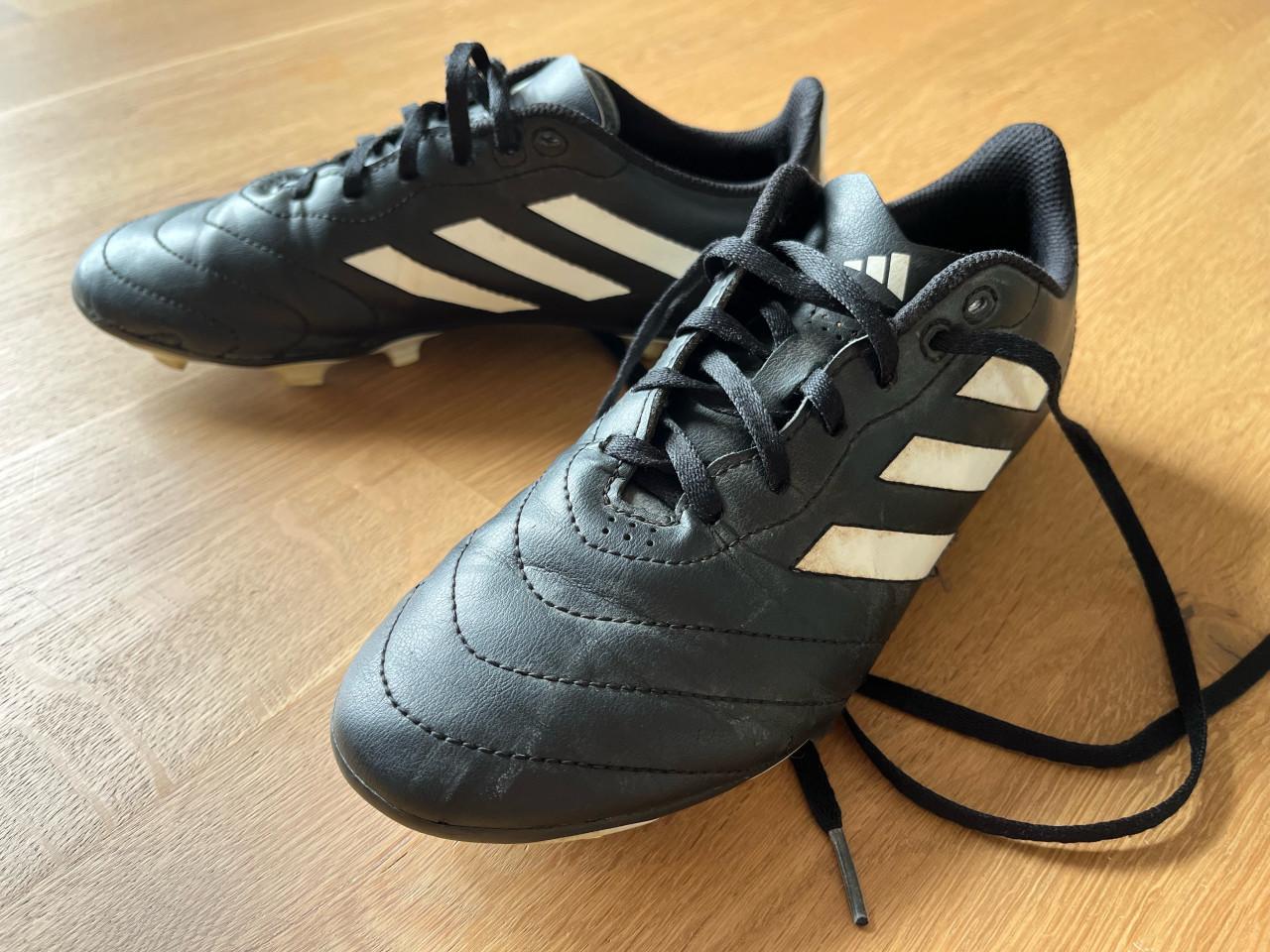 Voetbalschoenen maat 38