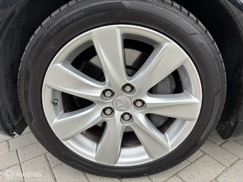 Lexus Ls 600h president hybride youngtimer