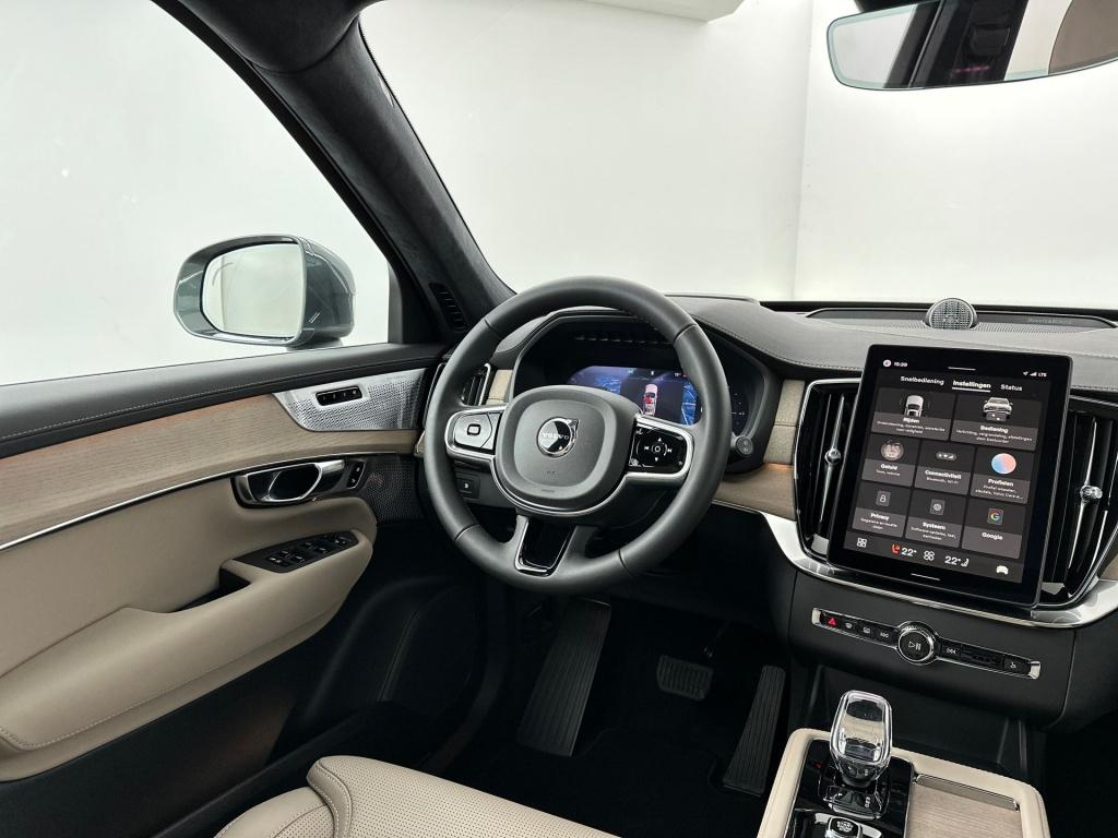 Volvo XC90 ultra bright recharge plug-in hybrid awd