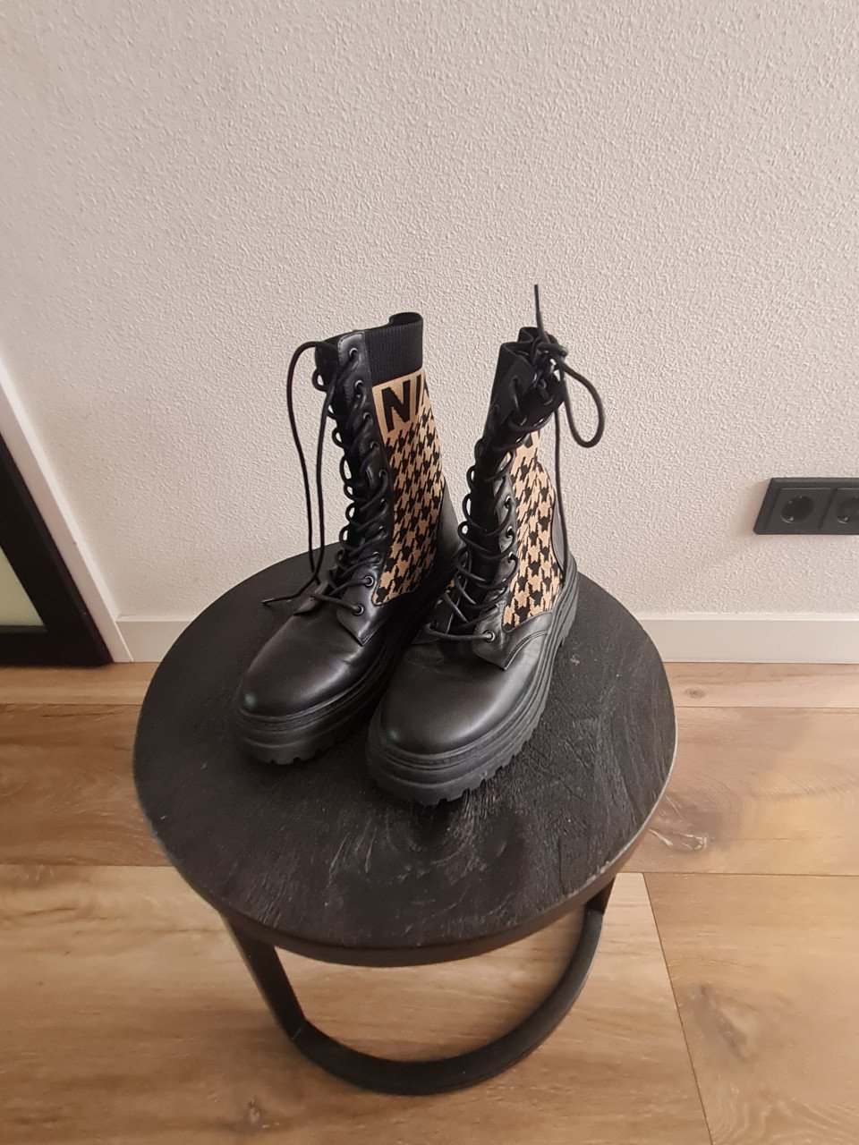 Nikkie boots zgan maat 38