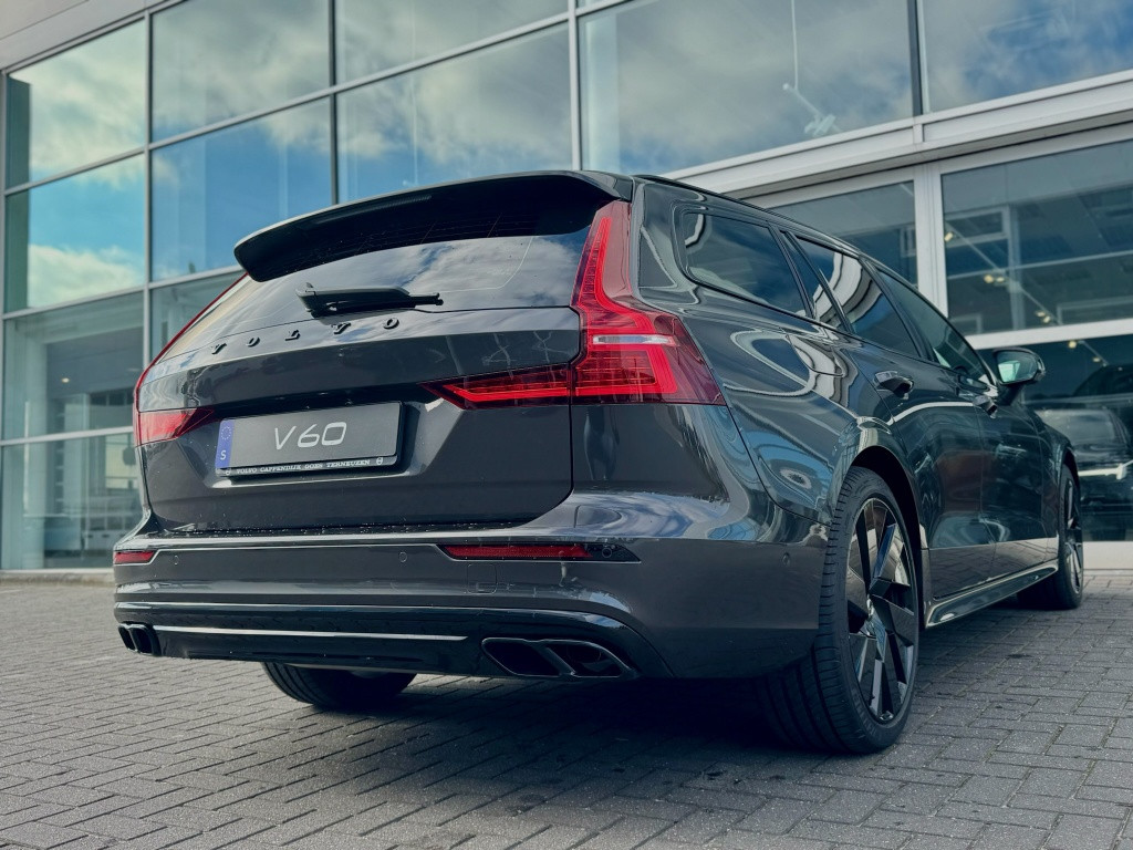 Volvo V60 t6 awd ultimate dark | nieuwprijs € 70.734,= |