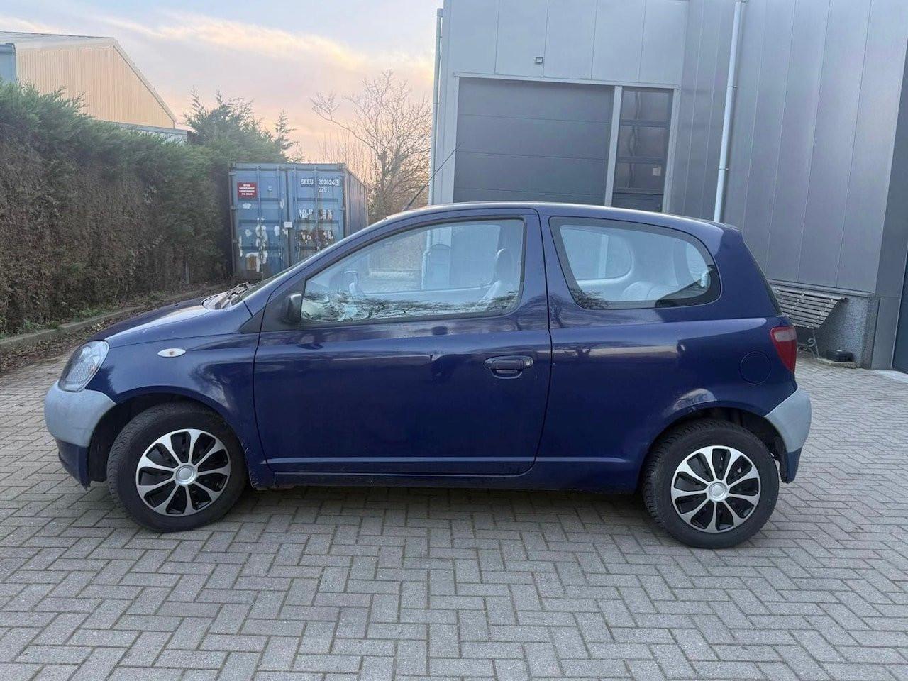 Toyota Yaris - 1.0 VVT-i Terra 154.350 KM