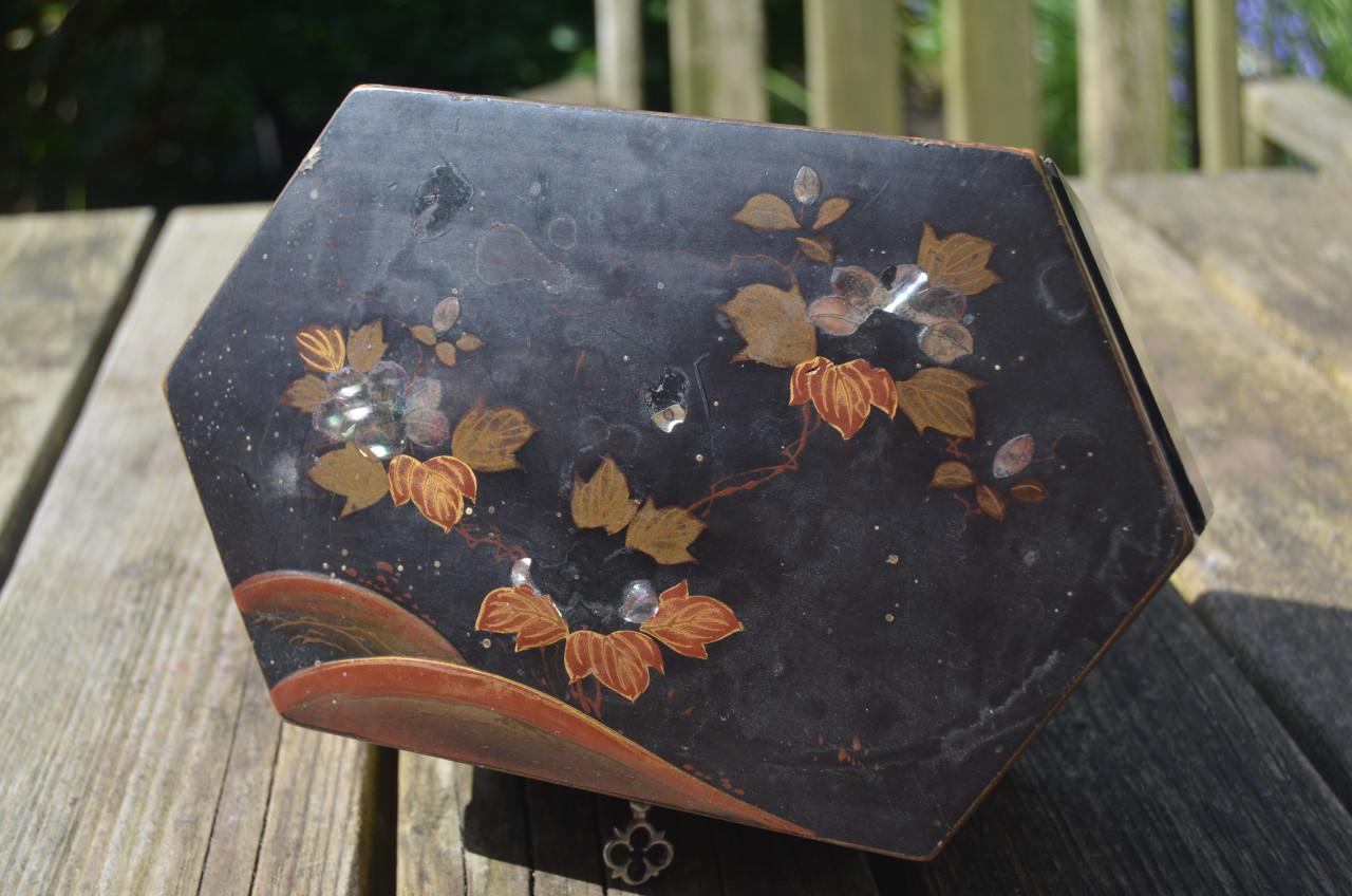 Laque doos zeshoekig