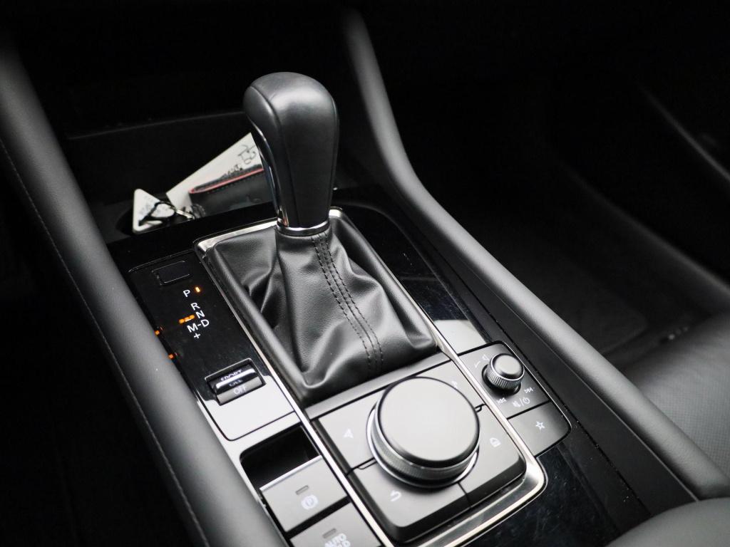 Mazda 3 2.0 e-skyactiv-g m hybrid 122 luxury | automaat | bose | apple carp