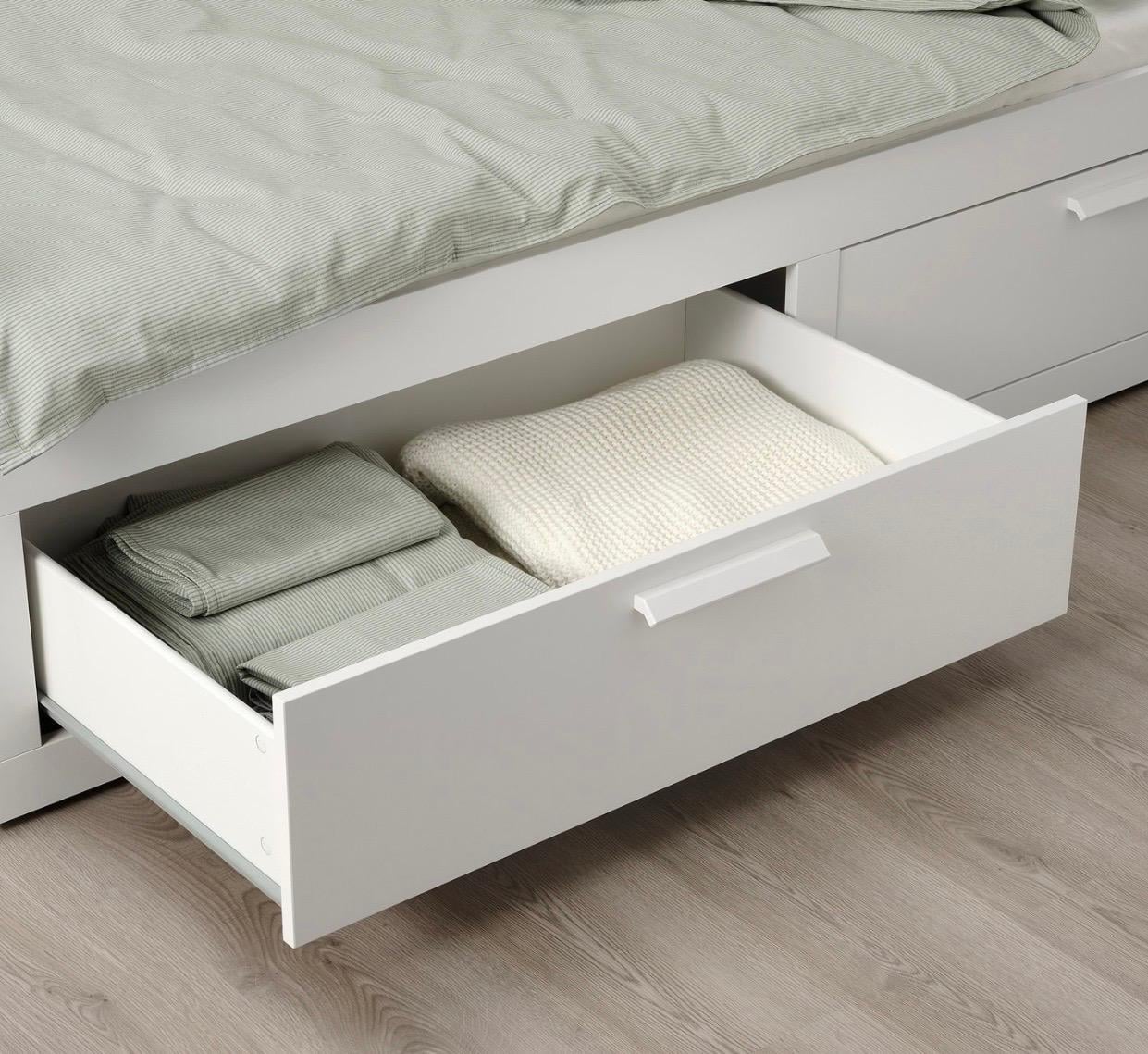 Ikea Brimnes een persoonsbed met logeer/uitschuifbed
