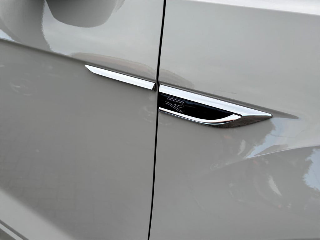 Volkswagen T-roc 1.5 tsi 150pk 7-dsg r-line|dode hoek|carplay| elek klep| r