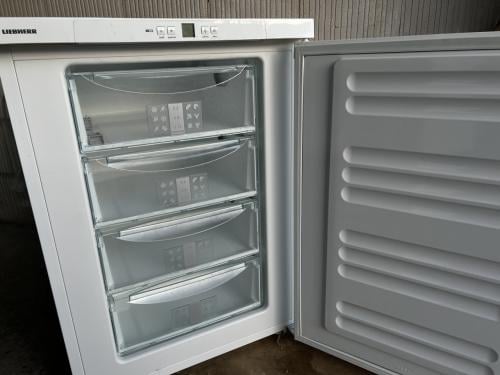Bijna nieuwe Liebherr Vrieskast 85x61 cm. 106 liter klasse A+++