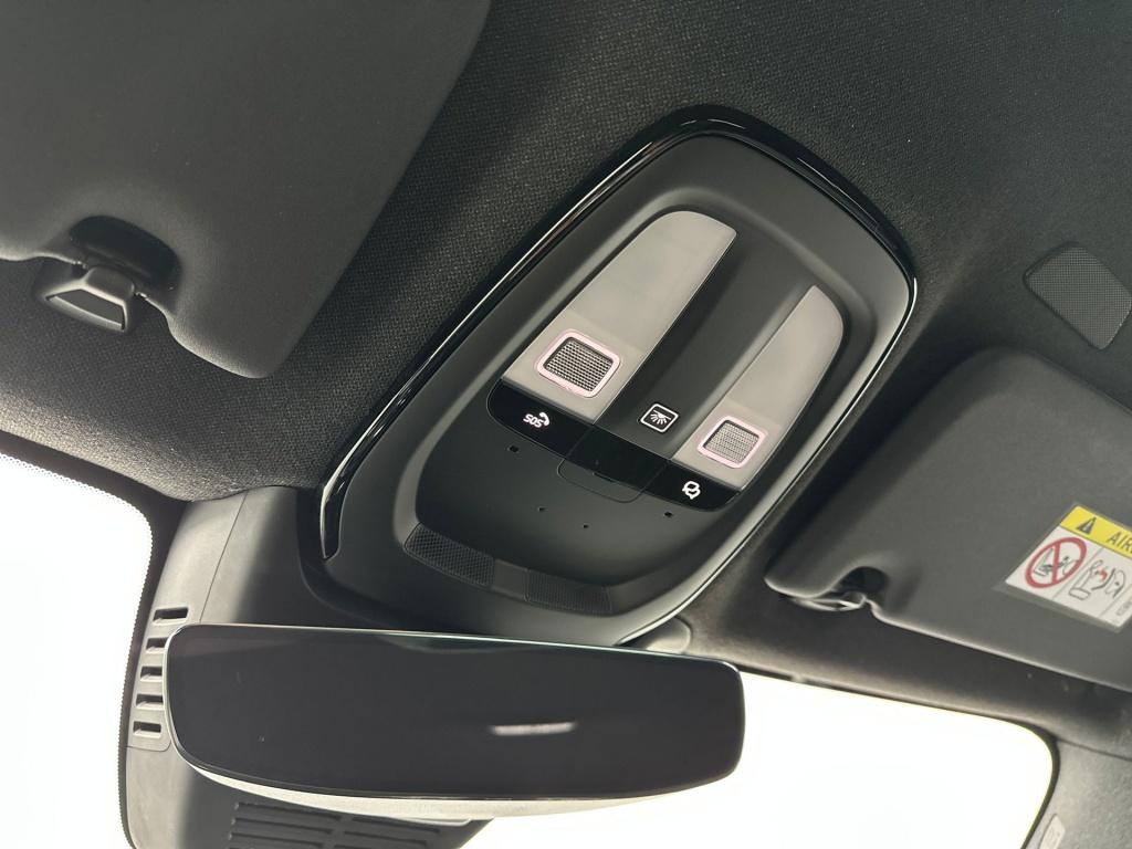 Volvo XC40 b4 197pk plus dark| camera| trekhaak| adap.cruise| h&k audio
