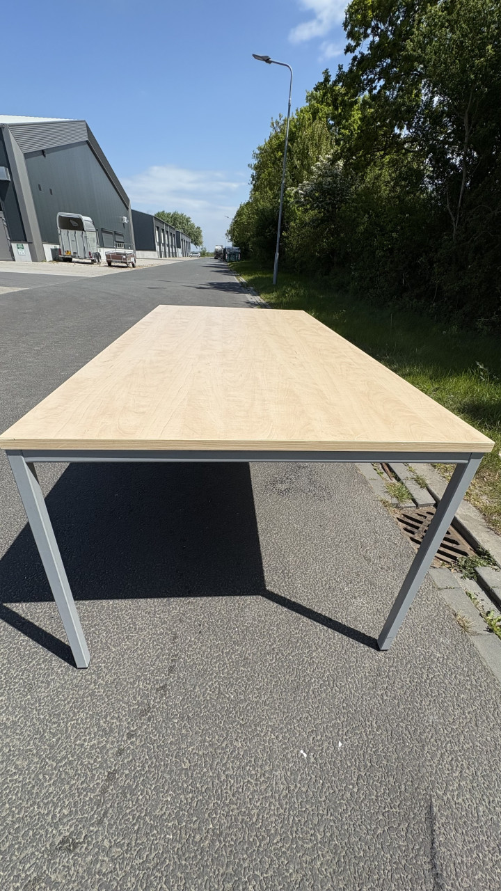 Kantinetafel werktafel bureau