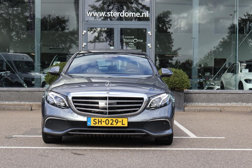 Mercedes-Benz E-Klasse 200 exclusive l airmatic luchtvering l panoramadak l