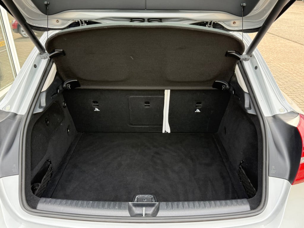 Mercedes-Benz Gla-klasse 180 premium plus