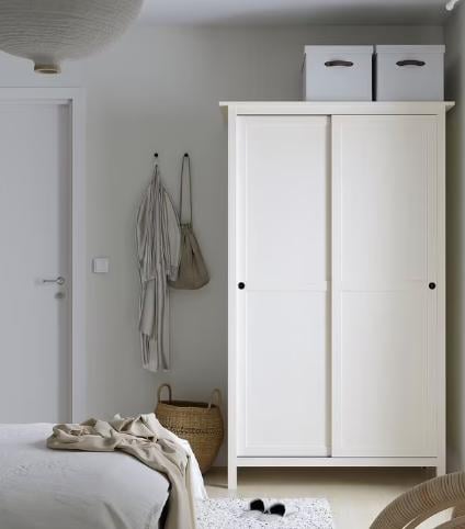 Te koop: IKEA Hemnes kledingkast met schuifdeuren