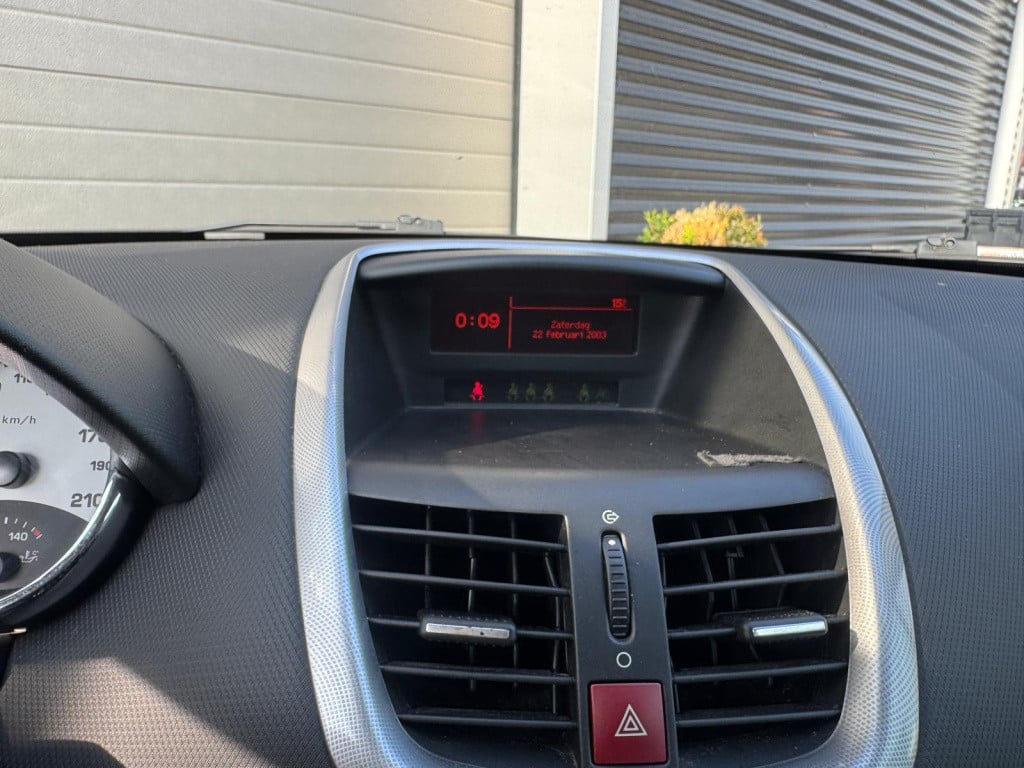 Peugeot 207 1.4-16v xr/130.000/vol jaar apk/airco/carplay