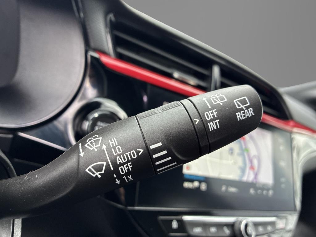 Opel Corsa 1.2 gs line | 130 pk | licht metalen wielen