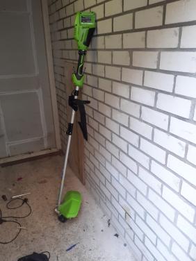 Greenworks Bosmaaier Inc 2 accu's 24v 4a en 4a dubbellader.