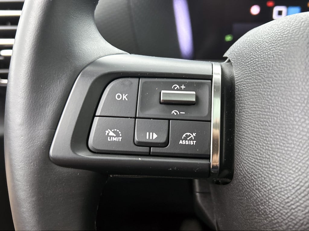 Citroen C4 130pk shine | rijklaar | panorama dak | head-up display | navi |