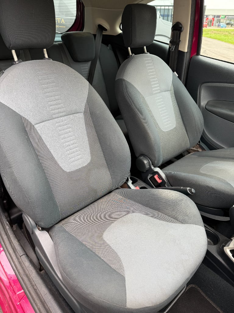 Ford KA 1.2 - titanium - airco