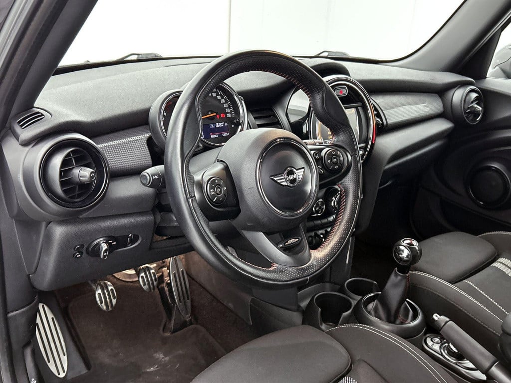 Mini Cooper mini 1.5 business | airco | aux | navigatie | sport stoelen | b