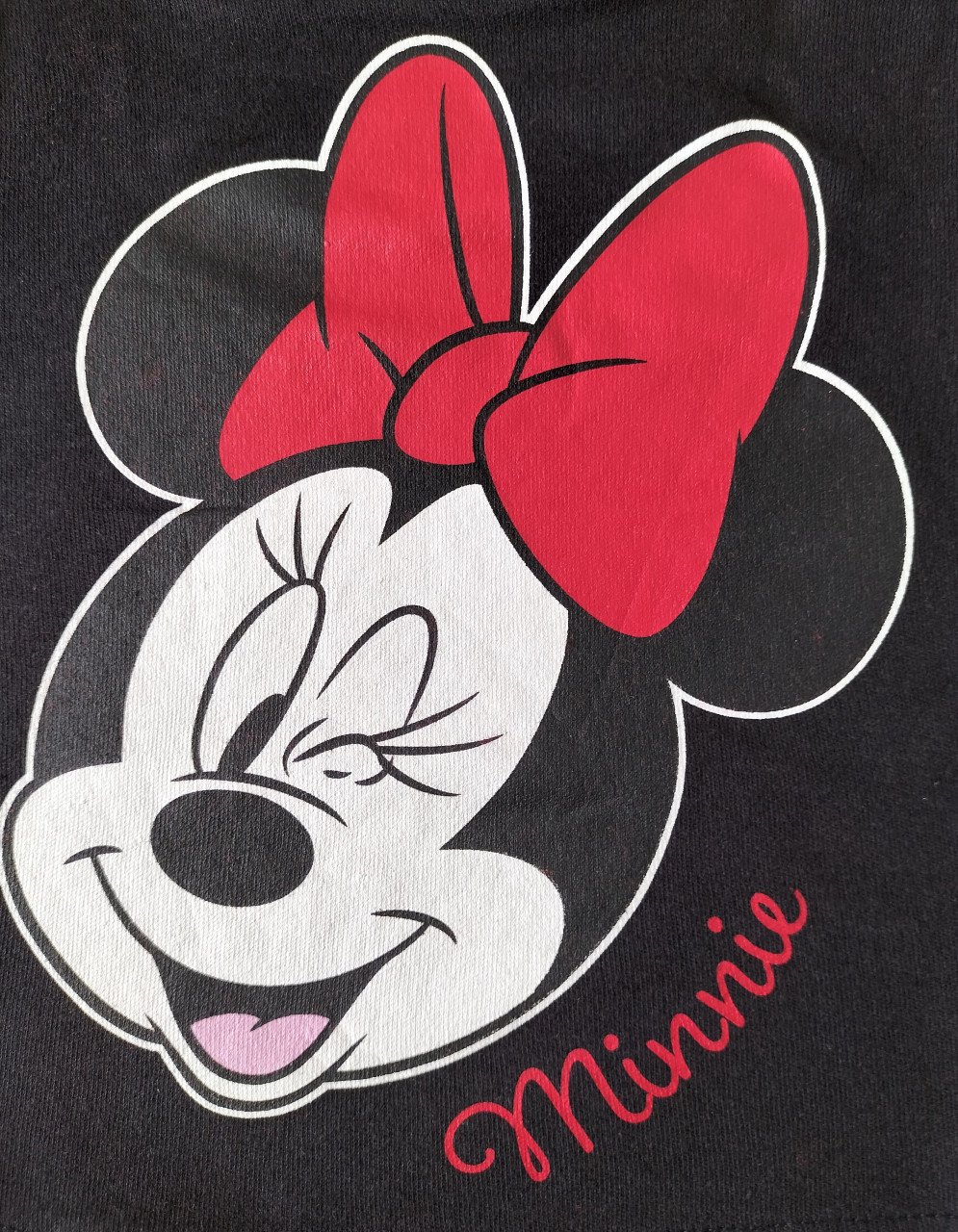 Twee Disney Minnie Mouse shirts zwart en rood maat 62/68