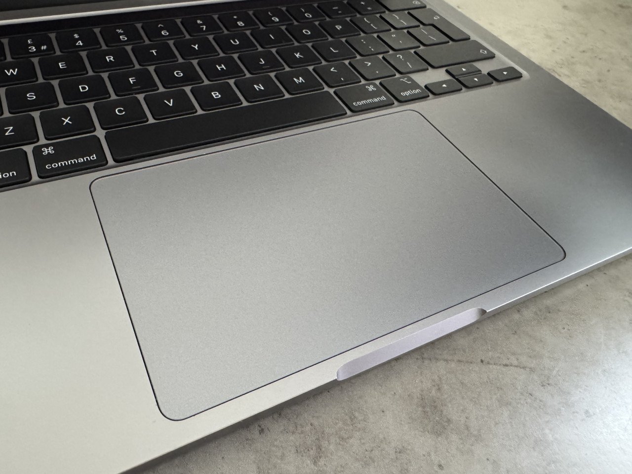 Apple Macbook Pro 13" 2020 Touch Bar - Intel i5 - 16GB/256GB