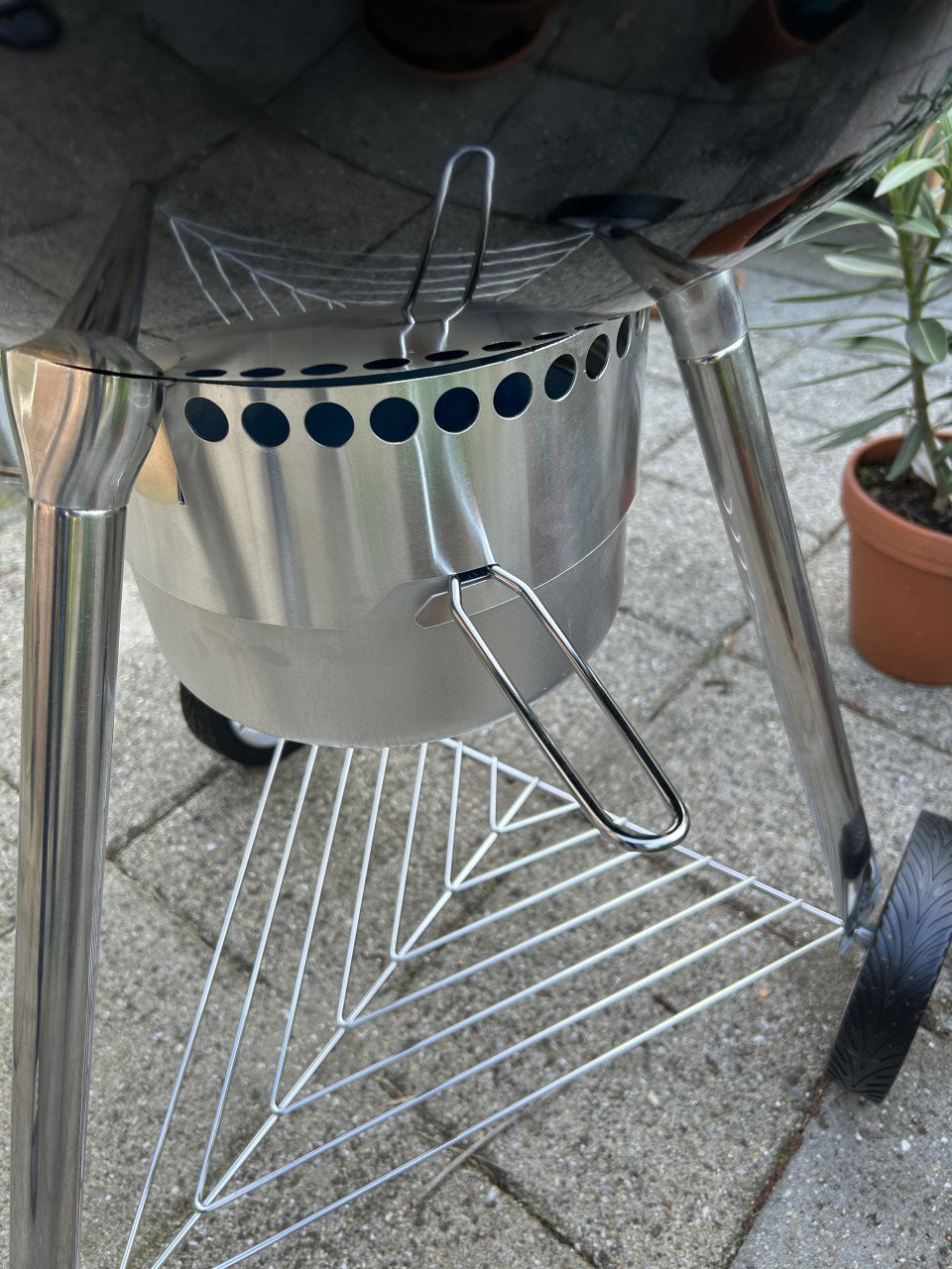 Nieuwe XXL BBQ + pizza-ring + beschermhoes + lederen BBQ schort !!