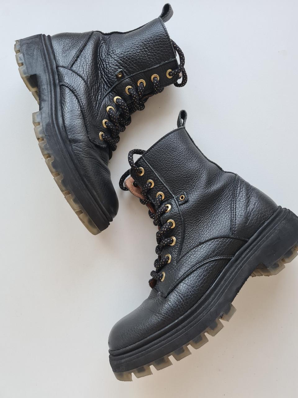 Develab zwarte leren veterboots met rits Maat 34