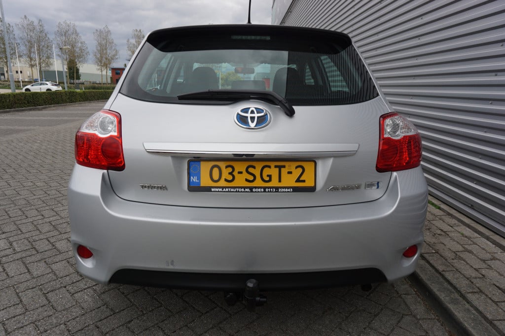 Toyota Auris 1.8 full hybrid aspiration automaat - airco / navi / cruise / 