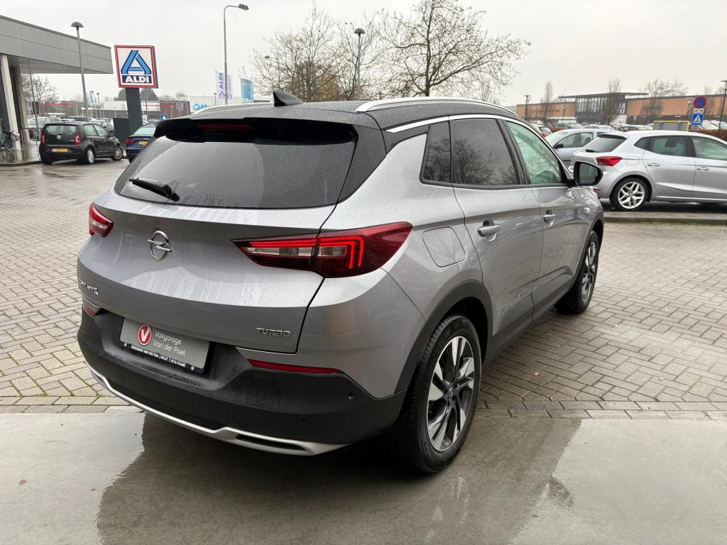 Opel Grandland X 1.2 turbo business executive