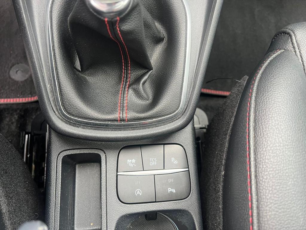 Ford Puma 1.0i ecoboost hybrid 155pk st-line x , panodak , 19inch , winterp