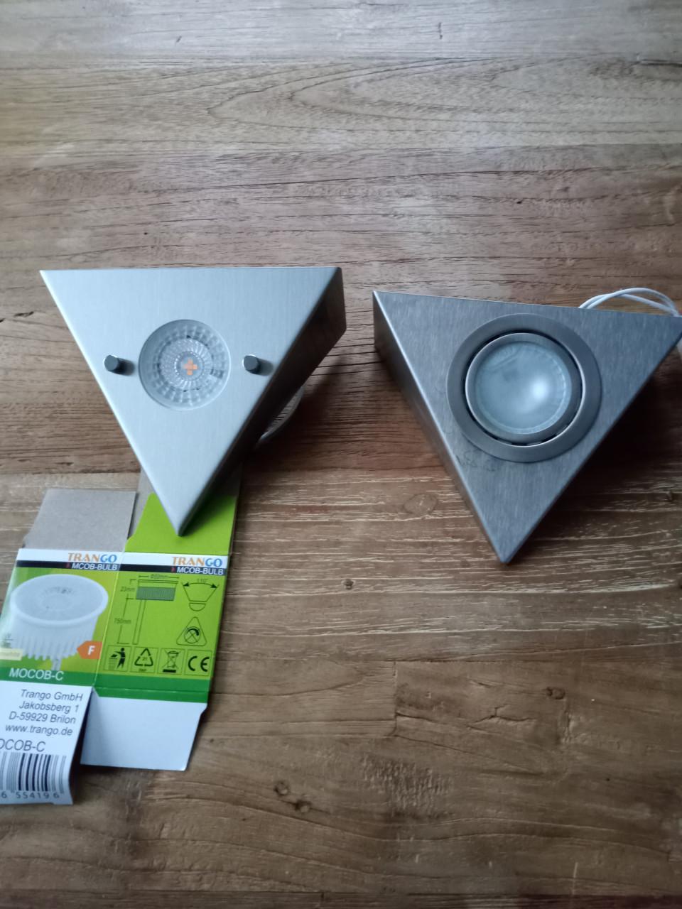 2 lampjes voor onder keukenkastjes