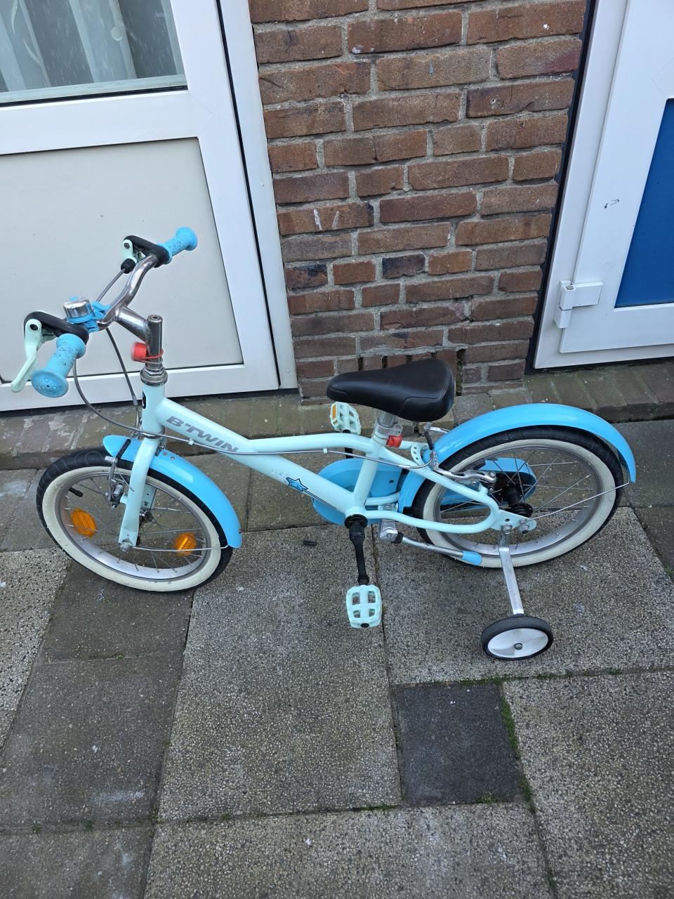 Mooi en goed werkend meisjes fietsje BTWIN-16Inch-4 -6 jaar
