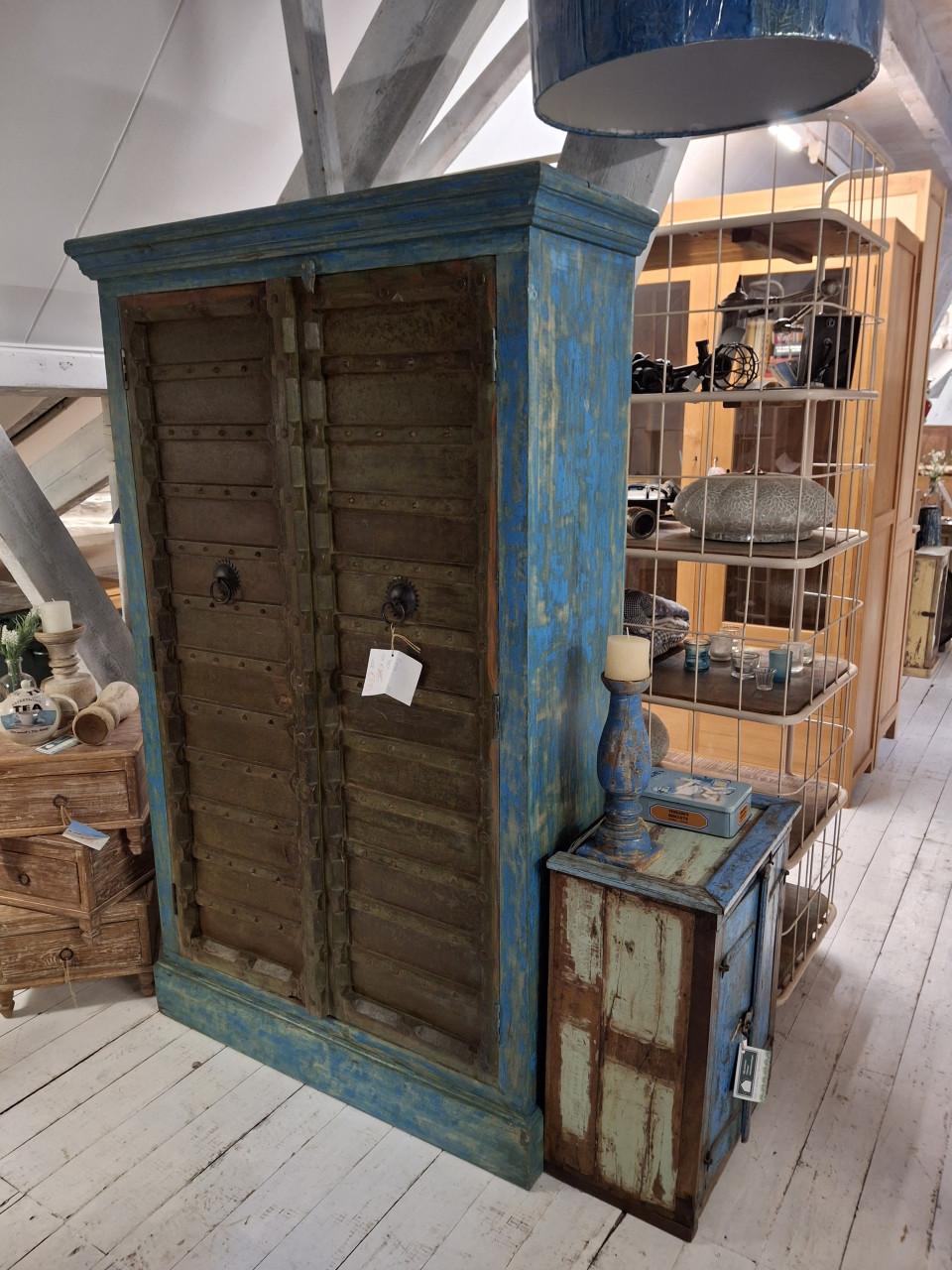 KASTEN IN ALLERLEI MATEN EN SOORTEN