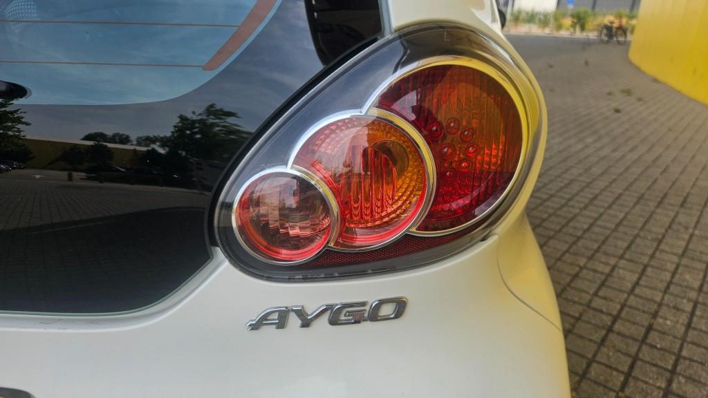 Toyota Aygo 1.0 comfort navigator / nl auto / nap