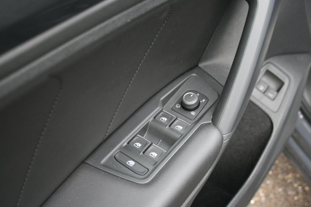 Volkswagen Tiguan 1.4 tsi ehybrid elegance