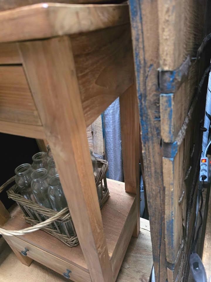 NACHTKASTJE/HALKASTJE TEAK LAATSTE STUKS NU €115,- WEG=WEG