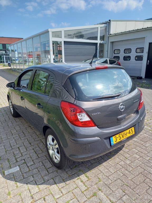 Opel Corsa automaat 1.2-16v cosmo