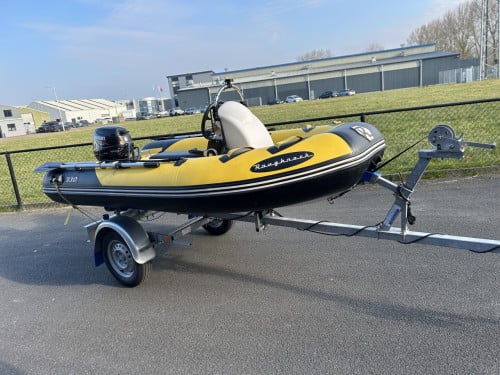 Roughneck 330 met Suzuki 9.9pk + trailer