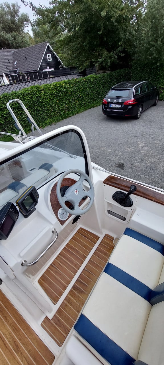 QuickSilver Commander 500 met 4takt 50 pk mercury buitenboord motor