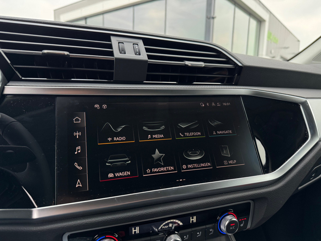 Audi Q3 sportback 35 tfsi advanced edition s * stoelverwarming * keyless * 